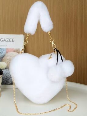 💓White Heart-Shaped 💓Faux Fur Cross Body/Small Bag